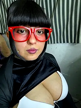 Snapshot of Derry_Cooper chatting on January 7, 2026, 1:43 am Derry Cooper online show from January 7, 2026, 1:43 am