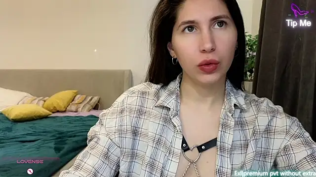 Snapshot of marrycolins chatting on February 4, 2026, 2:50 am marrycolins online show from February 4, 2026, 2:50 am