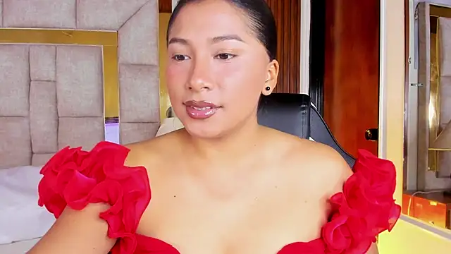 LinnaGardenia online show from March 29, 2026, 1:46 pm