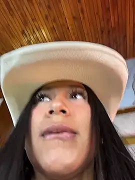 LinnaGardenia online show from January 10, 2026, 2:12 pm