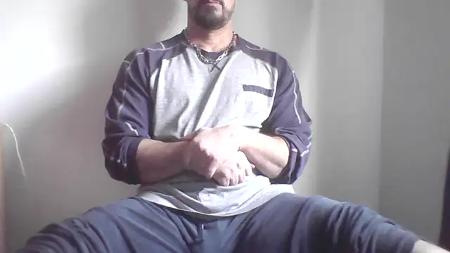 Snapshot of fl3xxx1 chatting on February 3, 2026, 11:04 am fl3xxx1 online show from February 3, 2026, 11:04 am