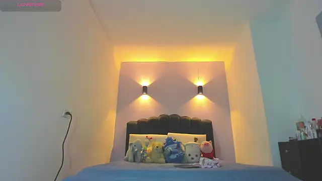 Snapshot of Sofia_Clauss_ chatting on April 6, 2026, 4:19 am Sofia Clauss online show from April 6, 2026, 4:19 am