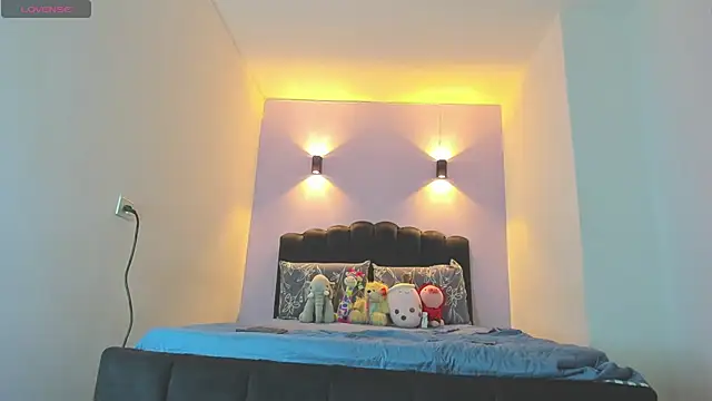 Sofia Clauss  online show from October 17, 2025, 8:28 am