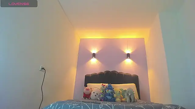 Sofia Clauss  online show from December 21, 2025, 3:08 am