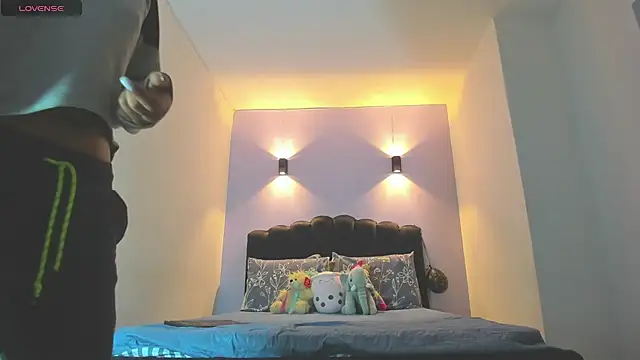 Sofia Clauss  online show from October 12, 2025, 4:14 am