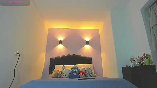 Snapshot of Sofia_Clauss_ chatting on April 3, 2026, 5:03 am Sofia Clauss online show from April 3, 2026, 5:03 am