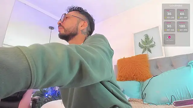 Tom cooper  online show from December 17, 2025, 12:54 pm