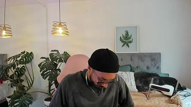 Tom cooper  online show from November 26, 2025, 12:49 pm