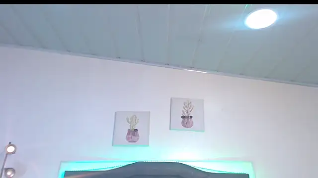 Snapshot of candy_lux_ chatting on November 24, 2025, 7:36 pm candy lux online show from November 24, 2025, 7:36 pm