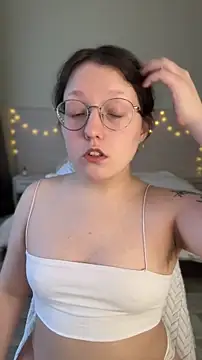 emigooflordXD online show from June 19, 2026, 5:41 pm