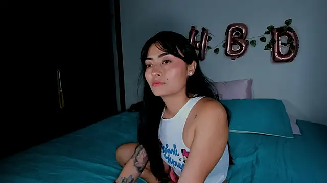 Lauren A online show from December 21, 2025, 9:04 pm