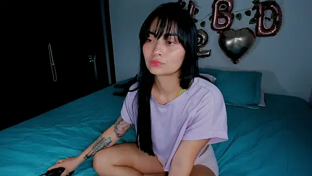 Lauren A online show from December 20, 2025, 10:01 pm