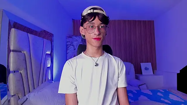 JasperCooper  online show from October 20, 2025, 1:33 pm