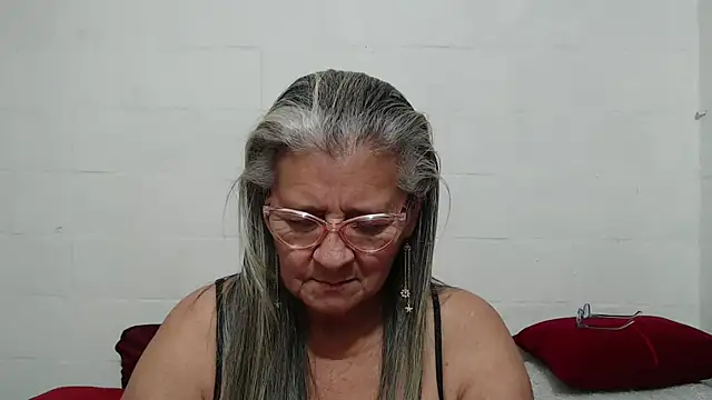 candy mature  online show from October 28, 2025, 10:52 pm