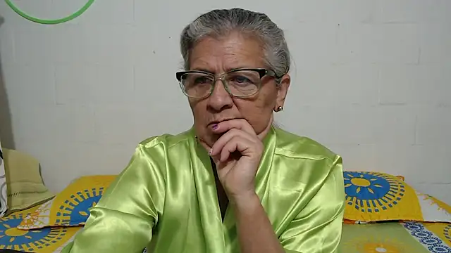 candy mature  online show from February 8, 2026, 12:25 pm