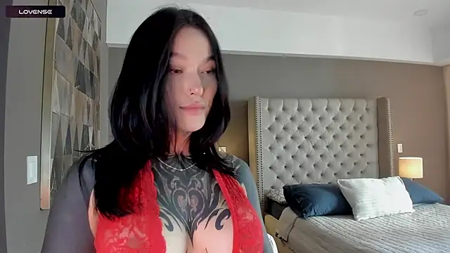 vangie  online show from November 29, 2025, 8:20 pm