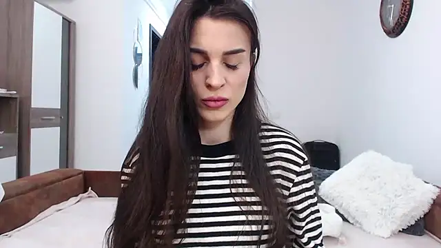 Snapshot of RebecaMur chatting on March 7, 2025, 5:49 pm RebecaMur online show from March 7, 2025, 5:49 pm