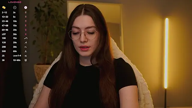 Ester Hill online show from February 10, 2026, 3:38 am