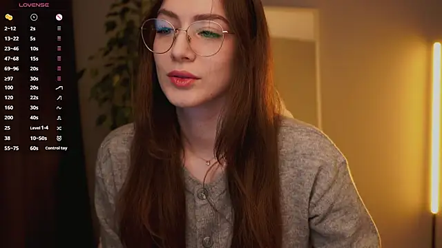 Snapshot of Ester_Hill chatting on November 17, 2025, 1:20 am Ester Hill online show from November 17, 2025, 1:20 am