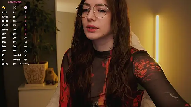 Snapshot of Ester_Hill chatting on September 28, 2025, 1:12 am Ester Hill online show from September 28, 2025, 1:12 am