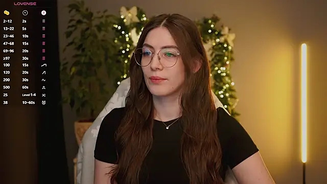 Snapshot of Ester_Hill chatting on December 19, 2025, 1:53 am Ester Hill online show from December 19, 2025, 1:53 am