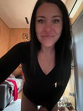 CuteNata online show from November 6, 2025, 9:46 am