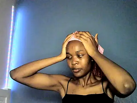 Snapshot of cyberbunnie chatting on March 6, 2025, 7:43 pm cyberbunnie online show from March 6, 2025, 7:43 pm