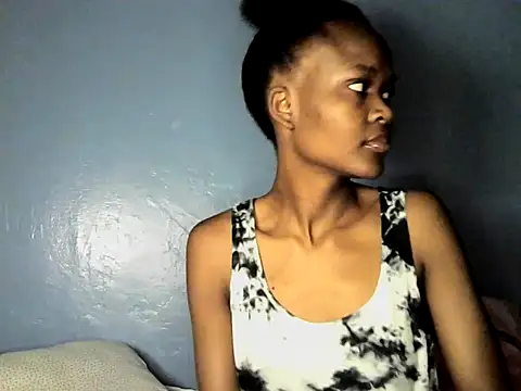 Snapshot of cyberbunnie chatting on December 24, 2024, 5:38 am cyberbunnie online show from December 24, 2024, 5:38 am