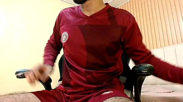 MilanZaire online show from January 11, 2026, 7:10 pm