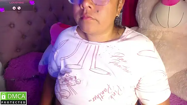 Snapshot of KittyHot20 chatting on November 17, 2025, 1:42 am KittyHot20 online show from November 17, 2025, 1:42 am