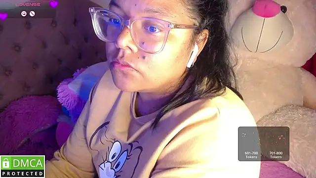 Snapshot of KittyHot20 chatting on November 9, 2025, 2:15 am KittyHot20 online show from November 9, 2025, 2:15 am