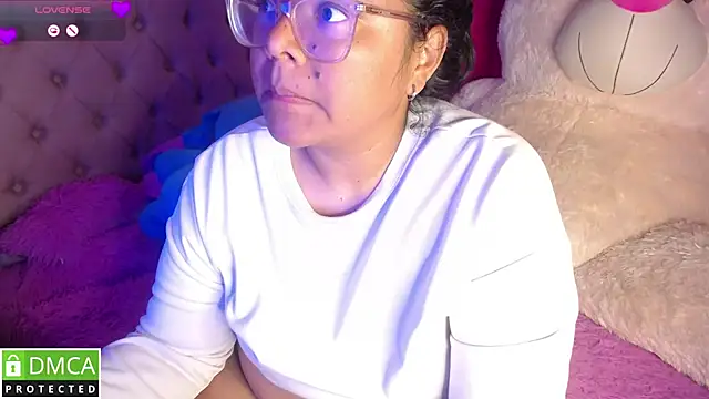 Snapshot of KittyHot20 chatting on November 7, 2025, 7:07 pm KittyHot20 online show from November 7, 2025, 7:07 pm