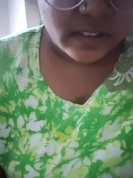 Snapshot of Krishporn chatting on November 2, 2025, 12:10 pm Krishporn online show from November 2, 2025, 12:10 pm