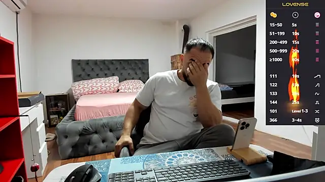 supermanboy94 online show from November 6, 2025, 6:28 am