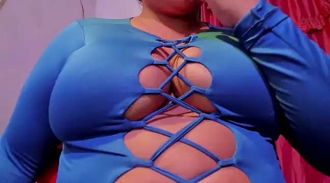 Snapshot of Kika_teem chatting on January 17, 2025, 3:45 am Kika teem online show from January 17, 2025, 3:45 am