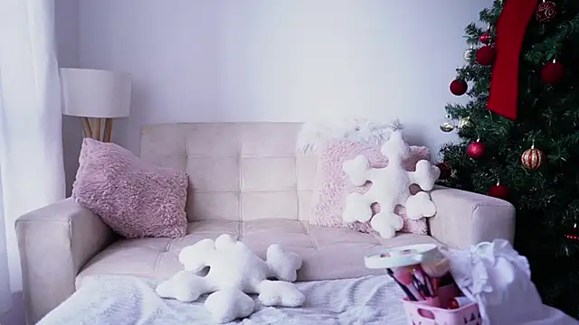 SaraParisi online show from November 25, 2025, 10:32 pm