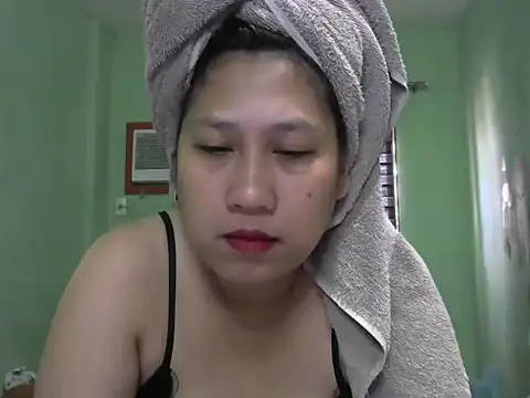 sweetsexysmile online show from April 7, 2026, 1:51 am