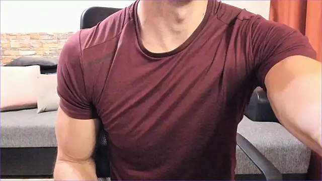 HotHunkTrainer online show from September 19, 2025, 6:17 am