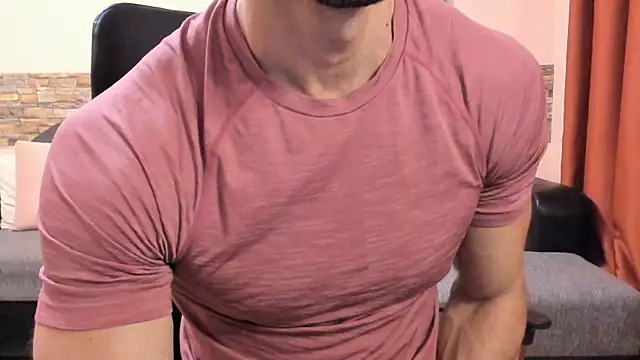 HotHunkTrainer online show from July 23, 2026, 7:49 am