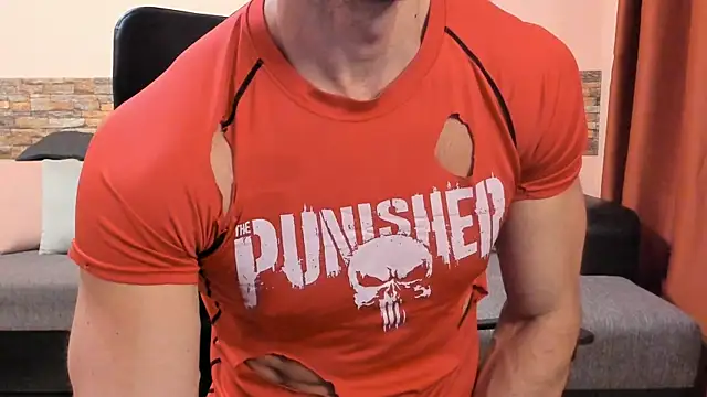 HotHunkTrainer online show from July 13, 2026, 8:24 am