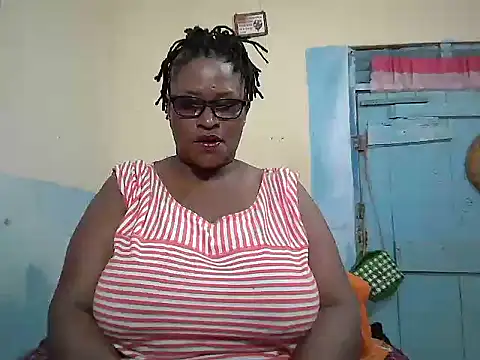 Snapshot of sexy_bigboobss chatting on December 16, 2025, 7:45 am sexy bigboobss online show from December 16, 2025, 7:45 am