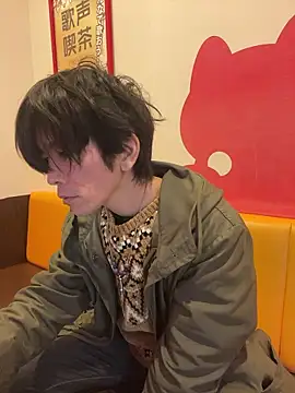 Snapshot of Katakuriko-Denpun chatting on February 7, 2026, 11:35 pm Katakuriko-Denpun online show from February 7, 2026, 11:35 pm