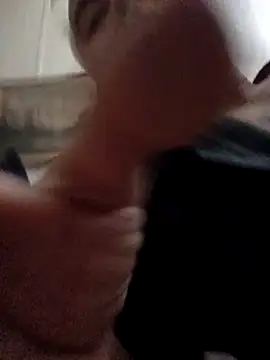 Xoc8  online show from November 5, 2025, 6:55 pm