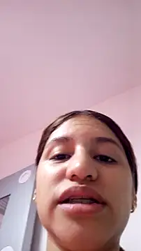 AnthonelaDuque online show from November 5, 2025, 11:35 am