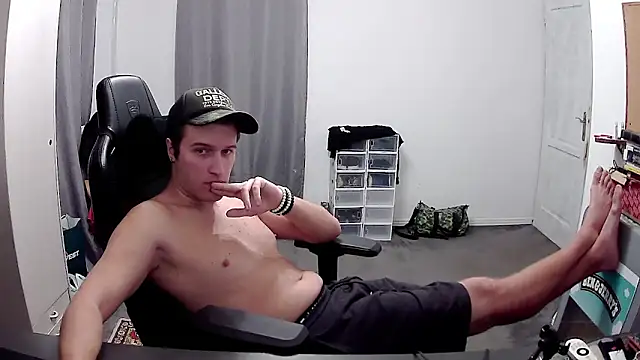 PKrisztian online show from November 3, 2025, 9:18 pm