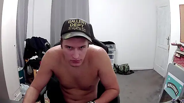 PKrisztian online show from October 19, 2025, 9:39 pm