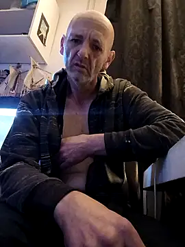 peterbi45 online show from October 19, 2025, 4:15 am