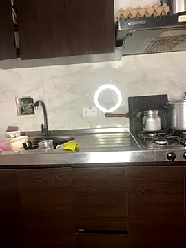 Palo santo online show from September 25, 2025, 9:21 pm