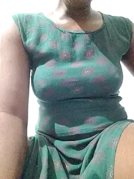 rituporna2004 online show from November 28, 2025, 3:17 am