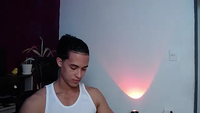 Snapshot of alejo_x3 chatting on March 9, 2025, 5:39 pm alejo x3 online show from March 9, 2025, 5:39 pm